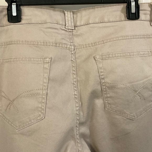 Croft & Barrows Natural Fit Tan Jeans Women’s Size 16 Average - Picture 2 of 8